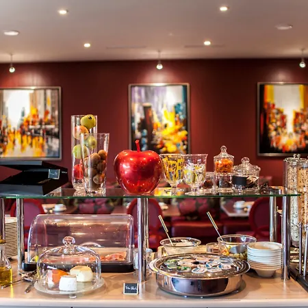 The Originals Boutique, La Maison Rouge, Lens Ouest מלון Noeux-les-Mines