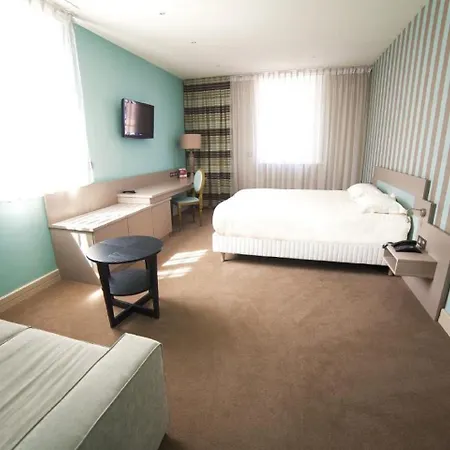 מלון The Originals Boutique, La Maison Rouge, Lens Ouest 3*