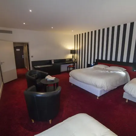 Hotel The Originals Boutique, La Maison Rouge, Lens Ouest Noeux-les-Mines
