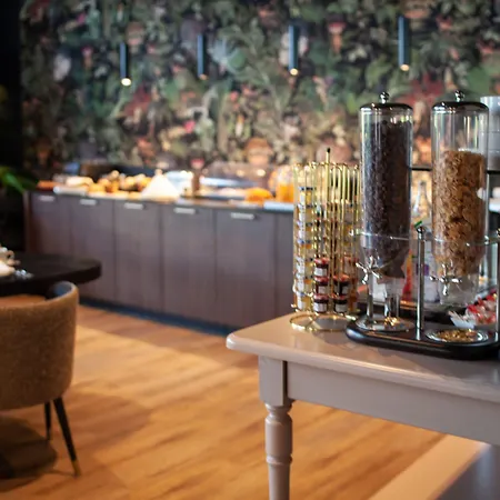 The Originals Boutique, La Maison Rouge, Lens Ouest מלון