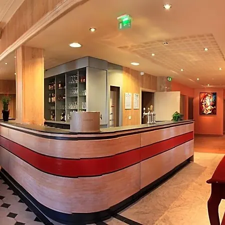 The Originals Boutique, La Maison Rouge, Lens Ouest