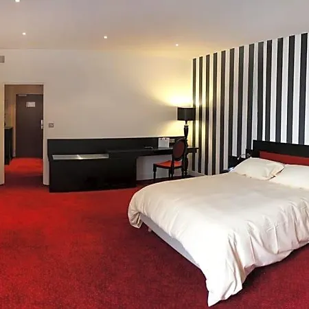 فندق The Originals Boutique, La Maison Rouge, Lens Ouest 3*