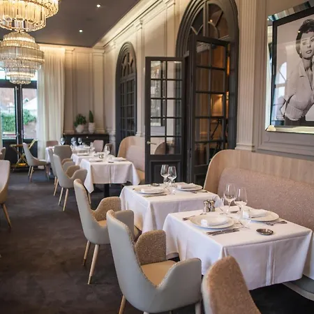 מלון The Originals Boutique, La Maison Rouge, Lens Ouest 3*