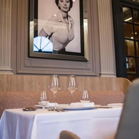 The Originals Boutique, La Maison Rouge, Lens Ouest מלון Noeux-les-Mines